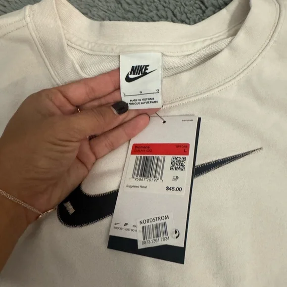 Nike Women's White Cropped Sweatshirt - Picture 2 of 4